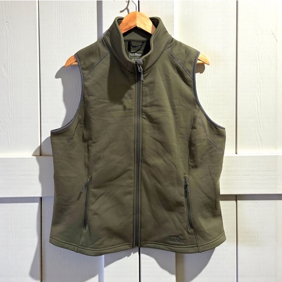 L.L. Bean Women’s 1X Plus Outdoor Jacket Bundle - Picture 3 of 3